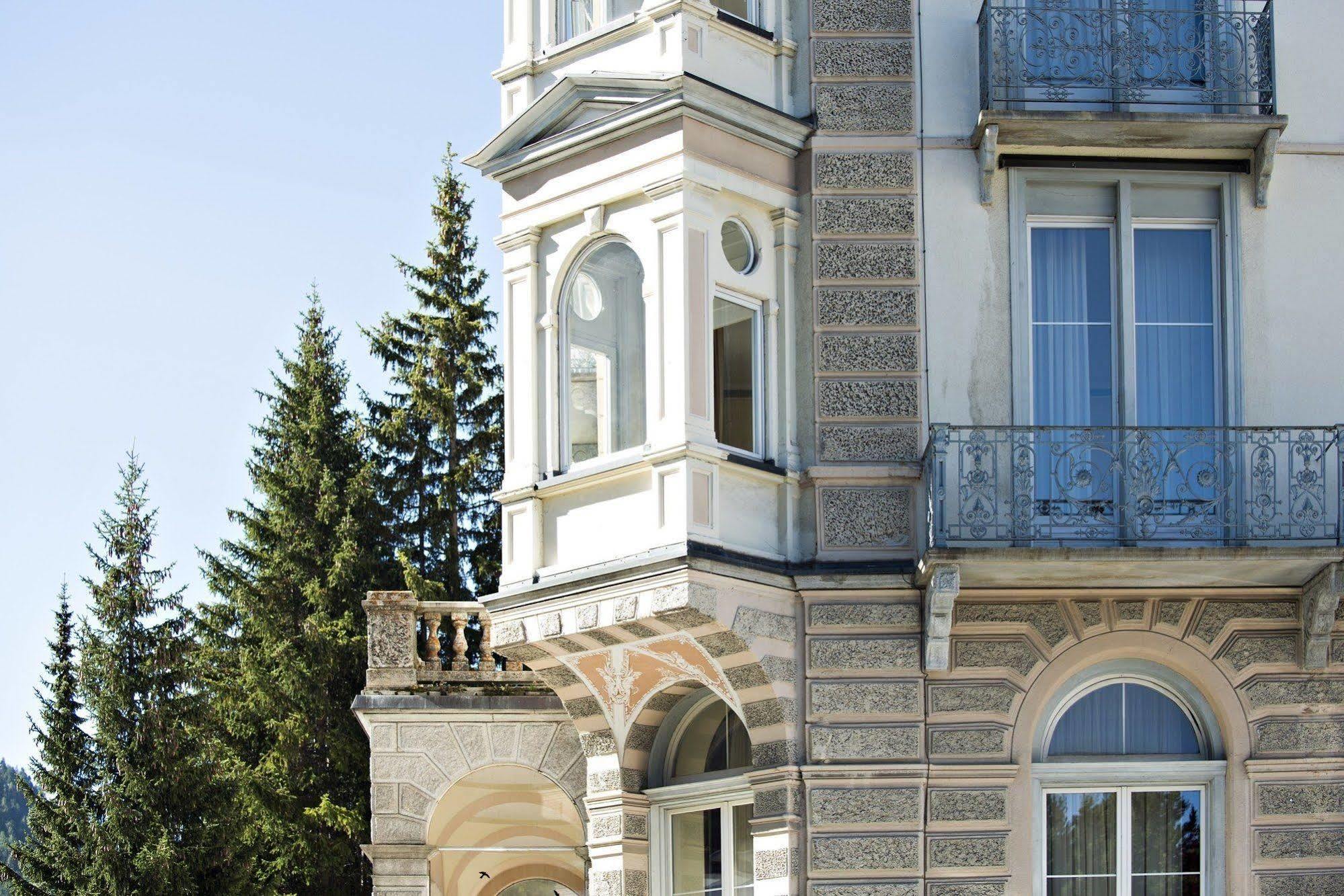 Reine Victoria Hotel 4*